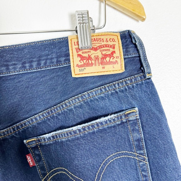 Levi's 501 Dark Blue Cut Off Denim Jean Shorts sz W32 - Picture 4 of 6